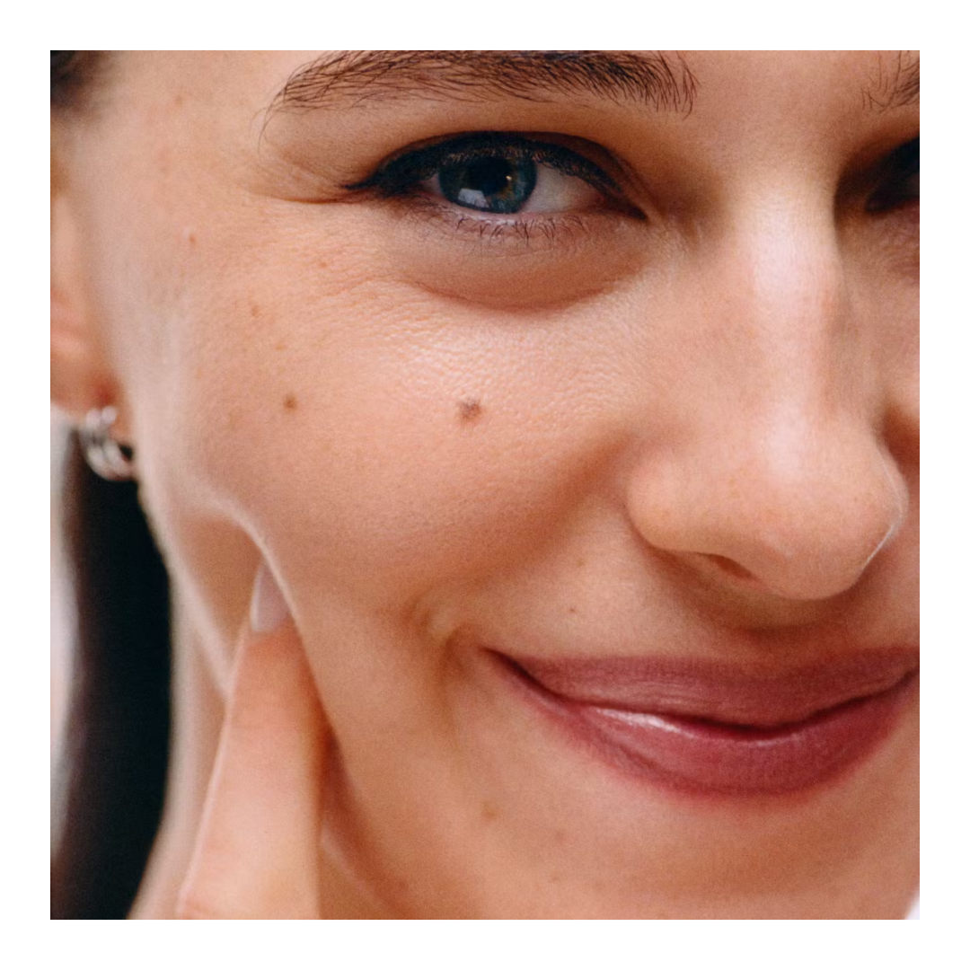 Lapiz labial GLOSSIER Ultralip Mini 3g